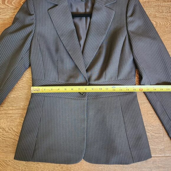 Tahari Arthur S. Levine Charcoal Pinstripe Women's Sz 4 Jacket One Button Lined - Picture 8 of 10